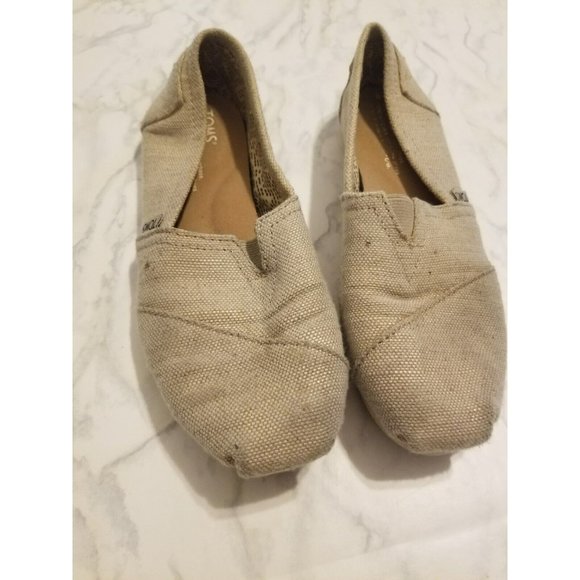 Toms Shoes - toms slip on shoes Size 6 Canvas Flats Beige Cream